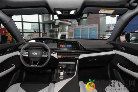 试驾长安启源A06：空间大配置高，家用选它准没错？-2