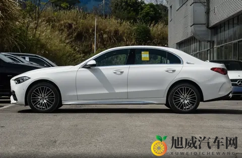 花30万买台15T的车，到底图个啥？静态解析奔驰C级-3