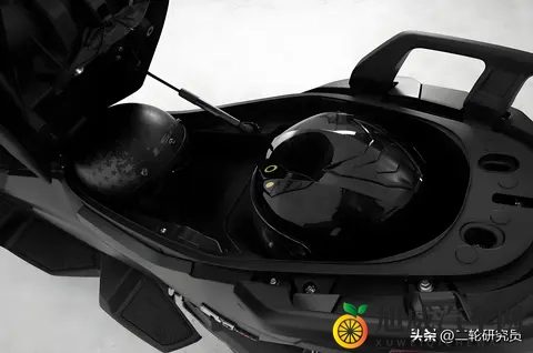 摩托车圈新热点!无极SR4 Max系列能否打破合资进口垄断?-2