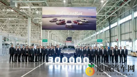 搭载乾崑智驾车型10月单月销量破10万，达成新里程碑-3