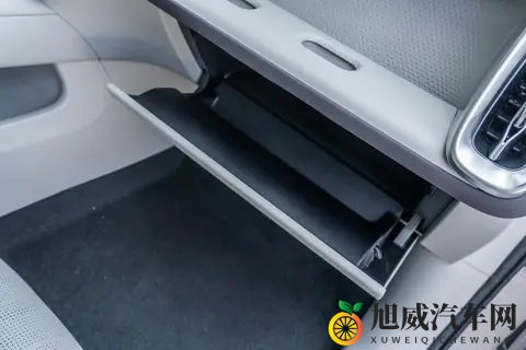 10 万级纯电轿车，续航稳、智能足又舒适，家用必看这款！-3