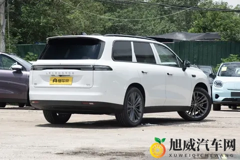 被低估的中大型SUV，配8295芯片+800V快充，零跑C16家用合适吗？-1