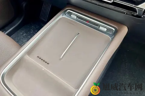 不到8万买家用大七座，油、电、混动全都有！-3