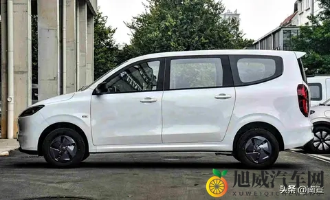 五菱宏光燃油版上市,价格低到让对手发慌,老用户笑了-3