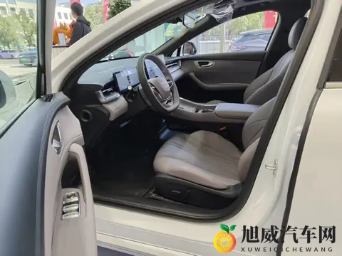 静态体验荣威M7 DMH：15万级“行政座驾”的舒适暴击-3