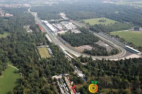 世界十大著名赛道——速度圣殿与红色狂潮：蒙扎赛道-1