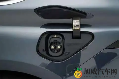 蔚来ET9到底咋样？80万级的国产车，我体验了一番-2
