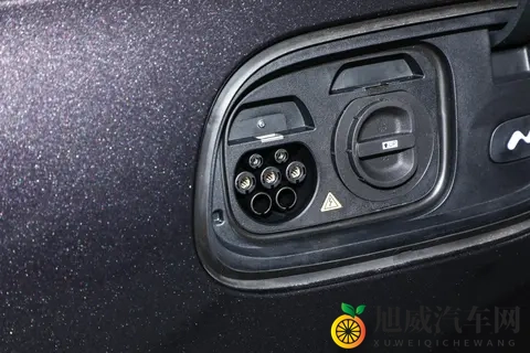 乐道L90 2025款 七座版Ultra：家用纯电SUV的高性价比之选-3