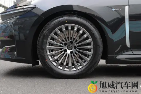 丰田皇冠（进口）选买指南：299万与349万版本怎么选？-3