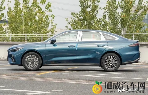 第五代帝豪来袭，国产车又变样了-1