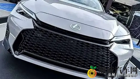 雷克萨斯IS改款降价7万，底盘质变震动市场-1