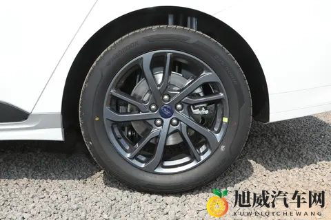 实拍 2025 款蒙迪欧：20T 配 8AT，动力充沛，适合家用-1