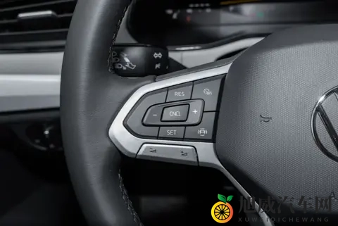 2026款宝来1129万起售!1025寸屏幕缩到8寸,扬声器也砍掉2个-1