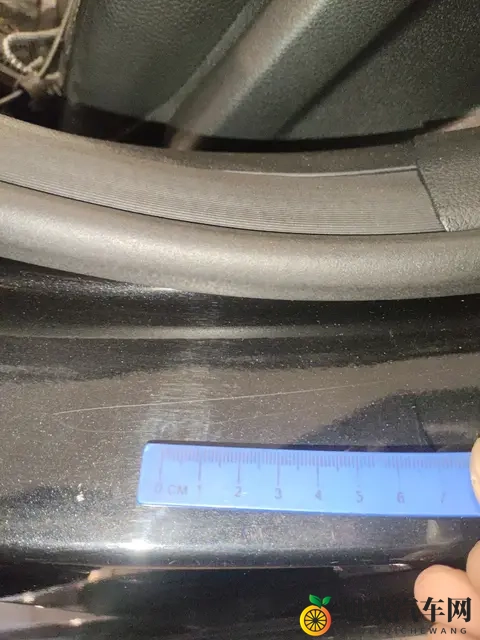 18万多拿下行政座驾,2017款奔驰E300L香不香?-1