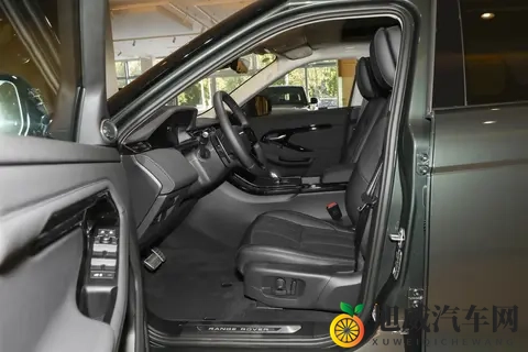 揽胜极光L，入门版与顶配版如何选择？-2