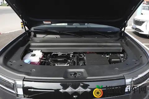 方程豹钛7:续航超1300km,越野能力强,适合家用-1