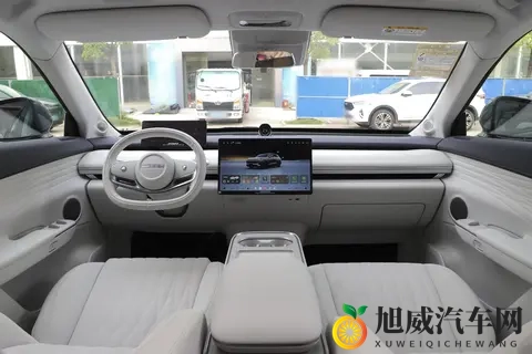 18万买C级SUV，轴距3米，油耗4L，还有空悬+CDC！-2
