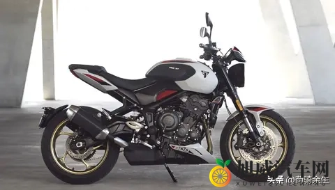 凯旋Trident 800海外首发，动力暴涨40%，复古车也能秒变性能猛兽-1