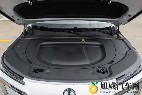 腾势N8L尊荣型,2025款旗舰SUV,家庭出行好帮手-2