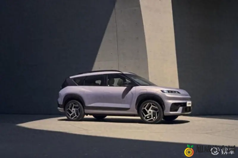 麦乐迪马克斯:新车型抢眼:外观动力科技全升级,安全配置超期待-1