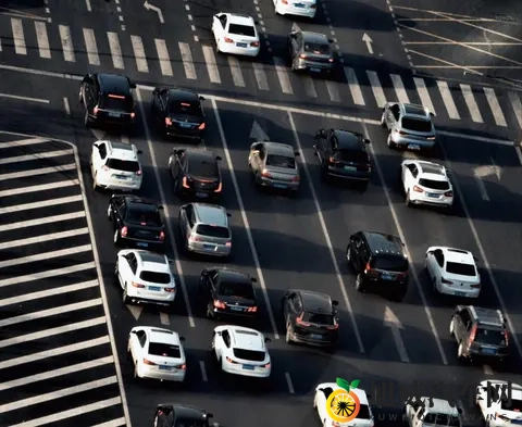 吉利一品牌遭退市预警，汽车市场竞争残酷凸显-1