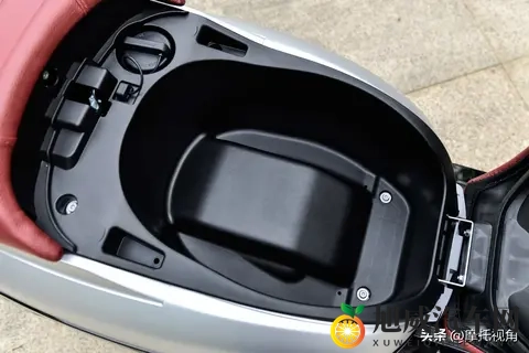 比150踏板还要便宜的250平踏板，该有的豪华配置却一样不少-1