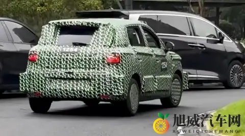 零跑A10测试谍照首次曝光 新车将于本月广州车展正式亮相-1