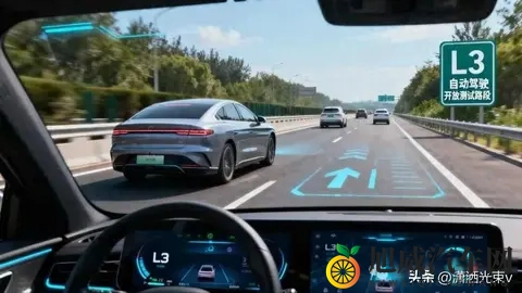 劳斯莱斯撞护栏，车企背锅成常态，用户却还在等一个说法-1