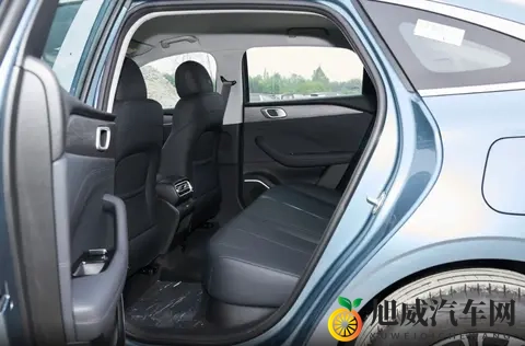 家用出行新选择？748万起售，银河星耀6主打亲民与经济性-3