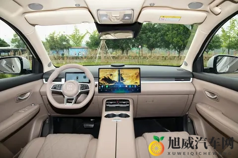 12 万级插混 SUV，凭啥敢砸场子？聊聊第三代蓝电 E5 PLUS-1