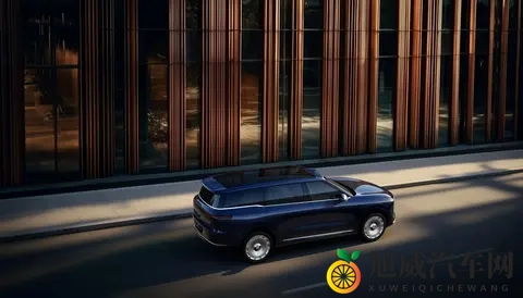 智己LS9：30万级豪华SUV的科技与性能新标杆-1