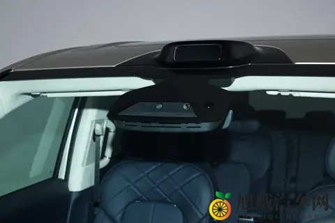 续航1530公里,后排带加热,26款岚图梦想家PHEV适合家用吗?-1