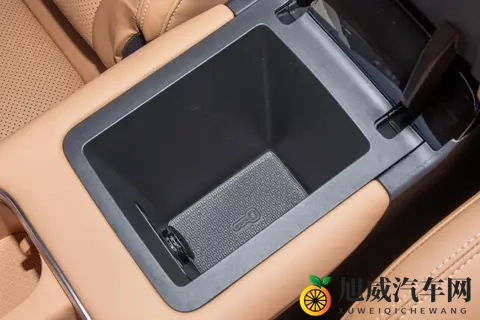 五菱星光 730 PHEV 体验：10 万级家用 MPV，大空间低耗超实用-3