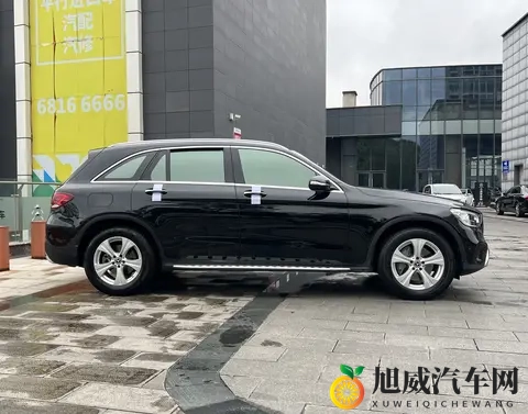 19万拿下昆明一手黑武士，20款奔驰GLC260L，家用代步好选择-2