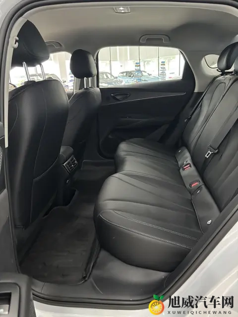 26款海豹06DM-i到店，配海域白配色+海盐灰内饰，续航128km+怀挡-2