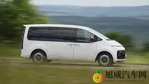 红旗HS6 PHEV预售启动，创续航新高至2300公里-1