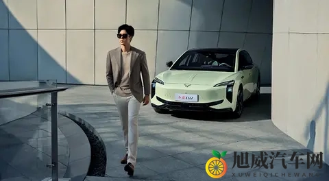 定位中大型车，红旗EH7官图发布并提供两种动力-1