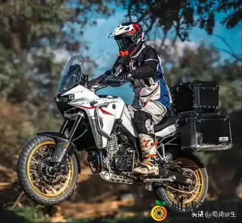 中排ADV卷王更新!凯越800X直降5000送保养,4万级配置实测如何?-2