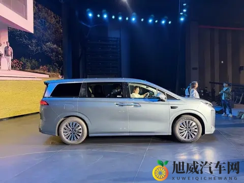 虎豹双生设计！第五代瑞虎8 限时 929 万元起-1