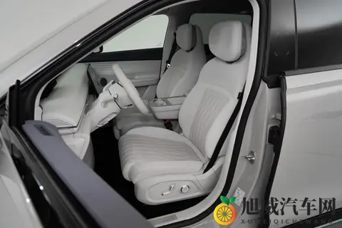 2025款星纪元ET深度体验：豪华全景大平层，值得买吗？-2