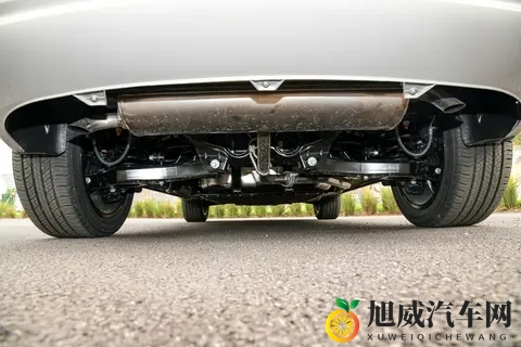 12万级插混SUV，蓝电E5 PLUS全时四驱满足驾驶乐趣-1