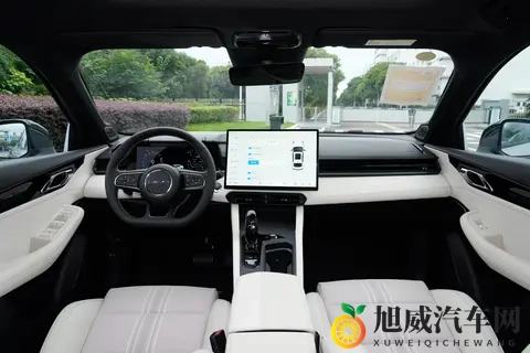 第三代领克03：性能与智能化并存，这款燃油车究竟表现如何？-1