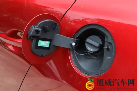 外观年轻操控好，马自达3 昂克赛拉哪一款值得选？全方面试驾分析-3