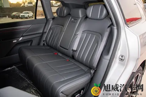 东风奕派eπ008增程超阔版：一款适合家庭使用的五座车型-2