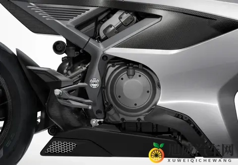 英伦传奇涅槃！诺顿Manx R全新V4动力亮相米兰展，TVS赋的复兴宣言-1