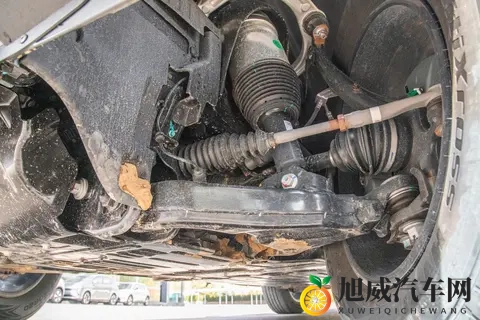 “水陆空三栖”硬派越野！纵横G700：904马力+华为乾崑+卫星通讯-3