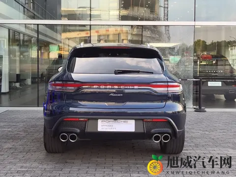 外国人打扑克不盖被子：外国友人玩牌习惯独特，无需毯子遮盖-2