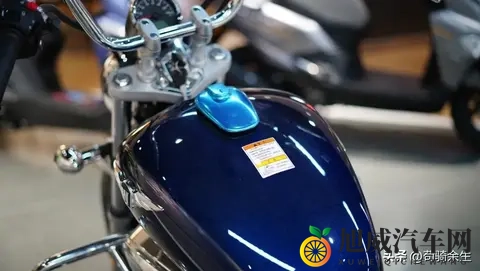 135万起！豪爵GZS150复古巡航实测：漆水堪比进口，续航碾压同级-2