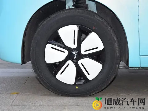 五菱宏光MINIEV四门版新车型上市，续航301公里，售558万元-3