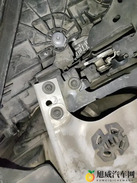 V12引擎的绝唱，6万公里二手宝马760Li，圆梦趁现在-1